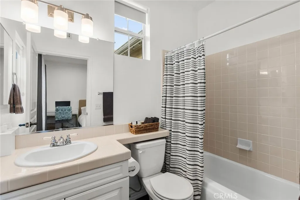 7417 Darnoch Way, West Hills, California 91307 home-pic-40