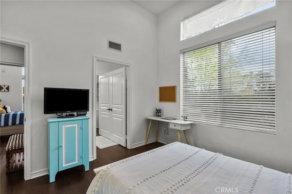 7417 Darnoch Way, West Hills, California 91307 home-pic-28