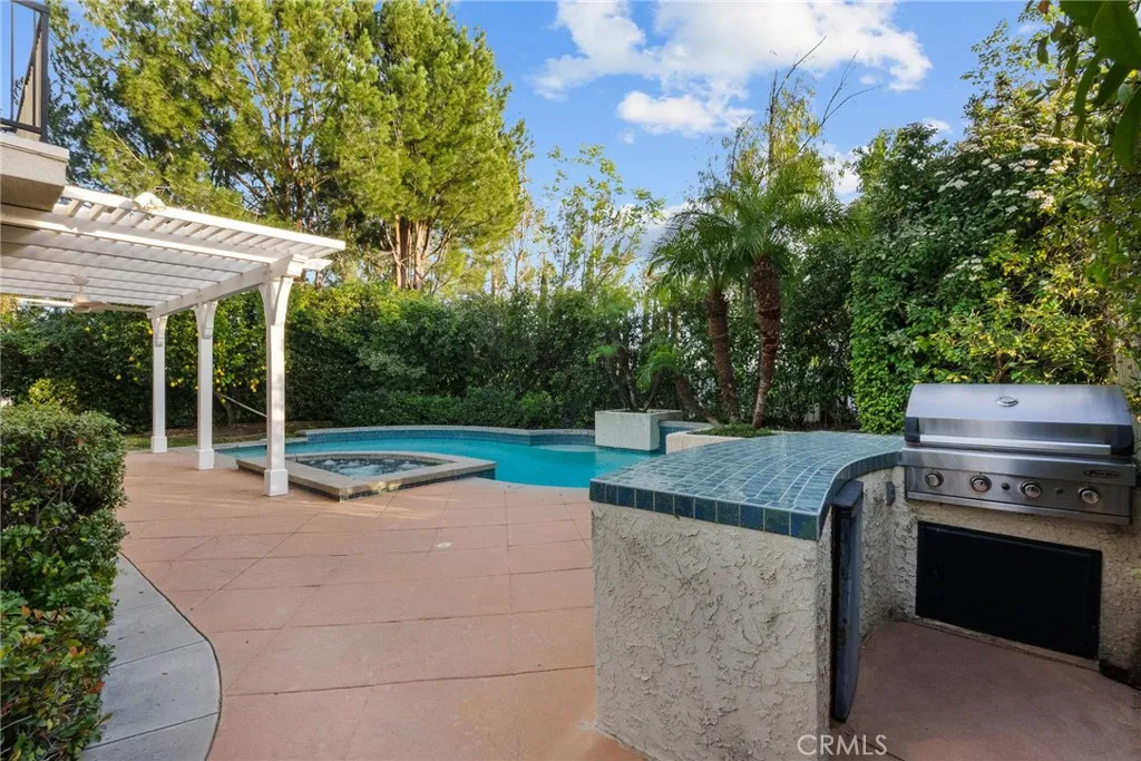 7417 Darnoch Way, West Hills, California 91307 home-pic-46