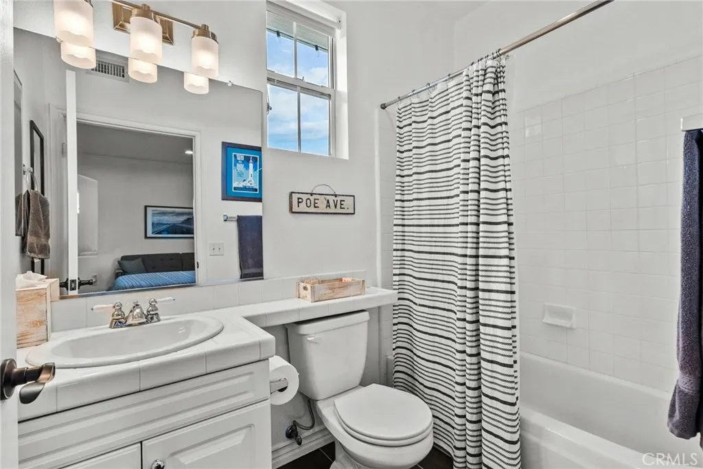 7417 Darnoch Way, West Hills, California 91307 home-pic-44