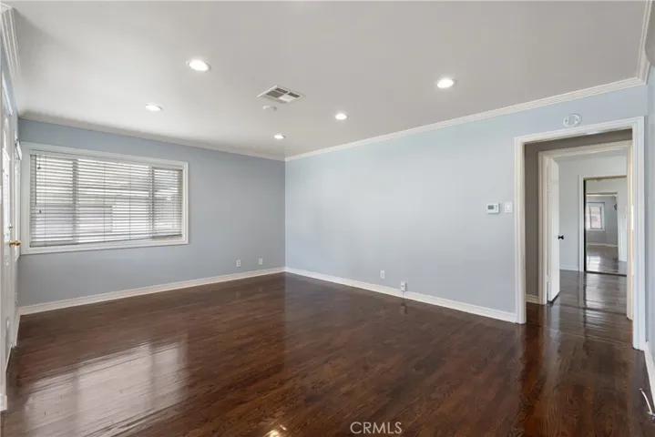 1532 Livingroom