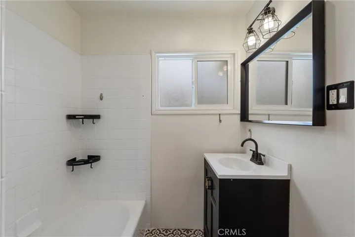 1532 Bath #1