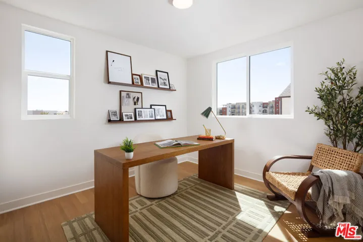 Model home secondary bedroom u