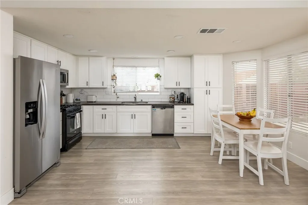 30232 Via Palermo, Menifee, California 92584 home-pic-8