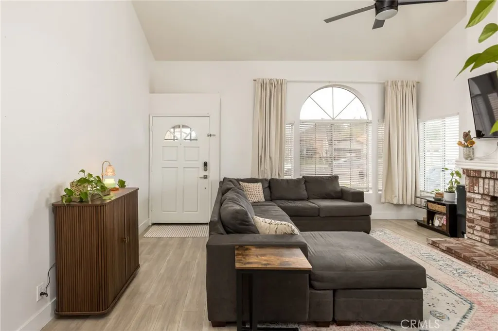 30232 Via Palermo, Menifee, California 92584 home-pic-4