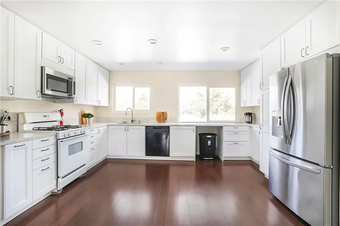 660 S Glassell 36, Orange, California 92866 home-pic-4