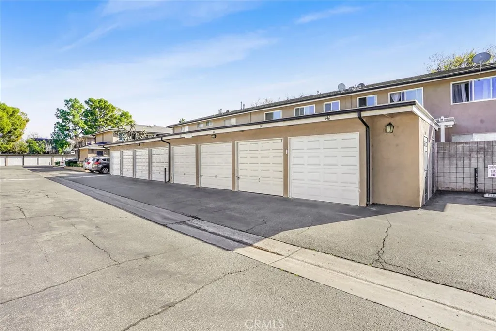 660 S Glassell 36, Orange, California 92866 home-pic-10