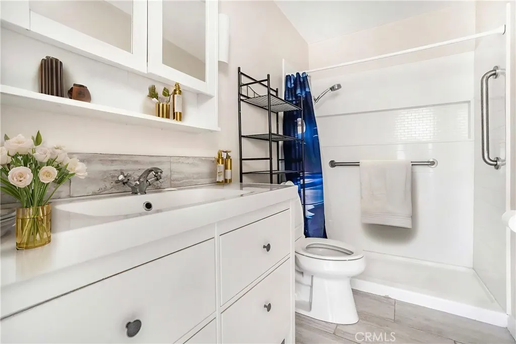 660 S Glassell 36, Orange, California 92866 home-pic-5