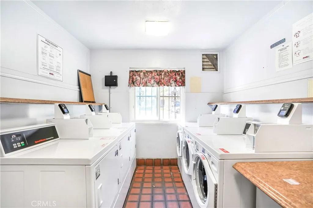 660 S Glassell 36, Orange, California 92866 home-pic-11