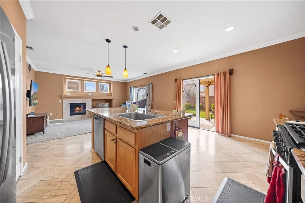 1441 Aster Pl, Beaumont, California 92223 home-pic-15
