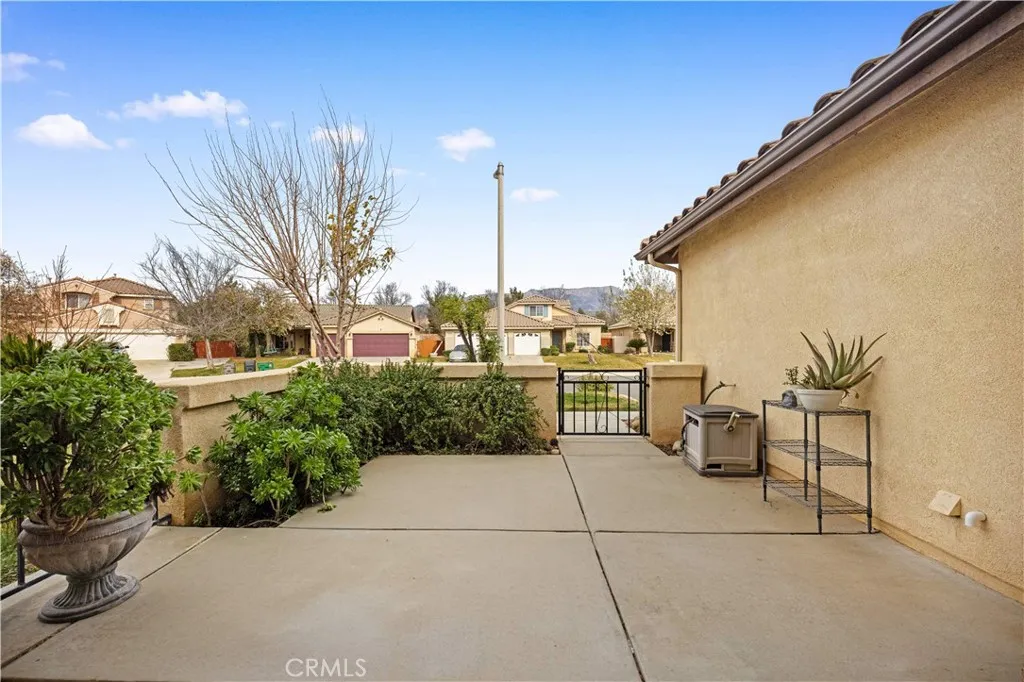 1441 Aster Pl, Beaumont, California 92223 home-pic-3