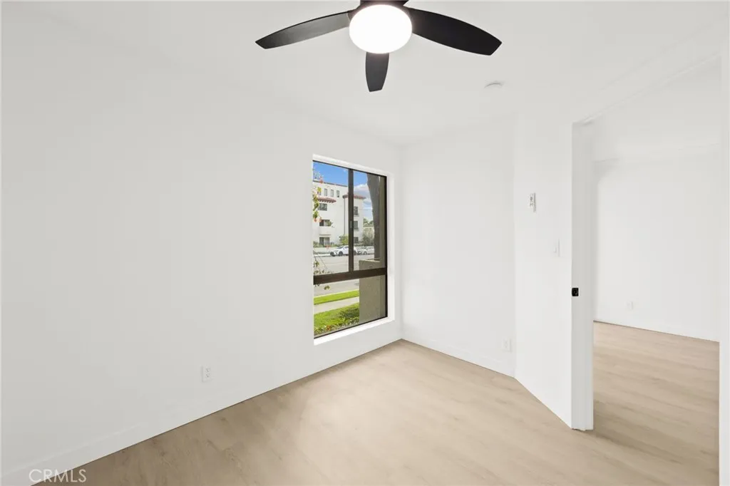 5009 Woodman Avenue 113, Sherman Oaks, California 91423 home-pic-16