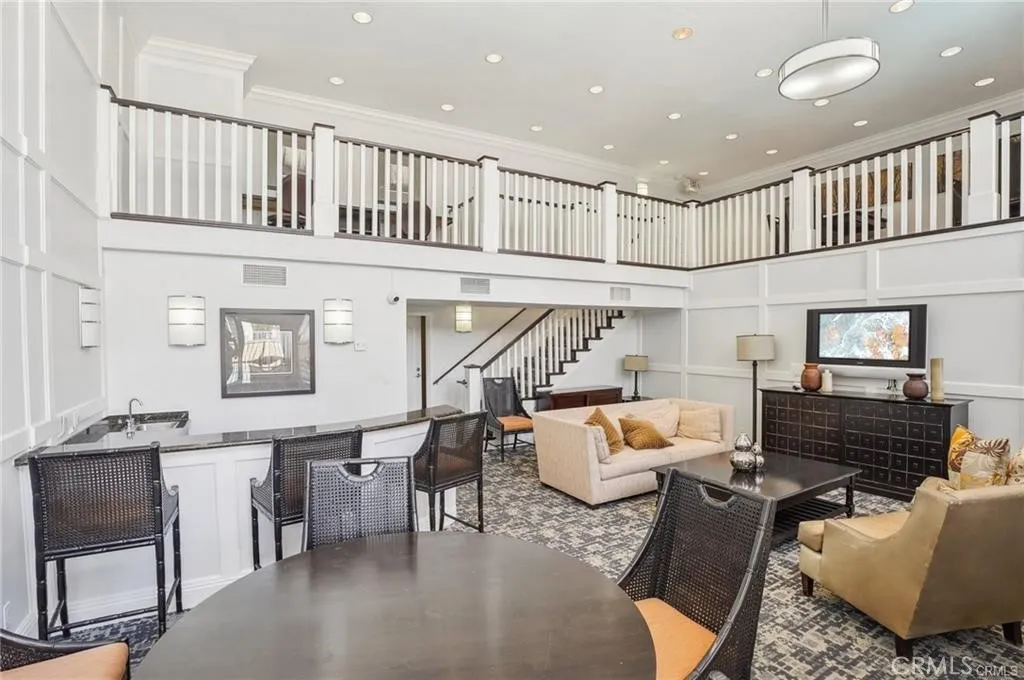 5009 Woodman Avenue 113, Sherman Oaks, California 91423 home-pic-30