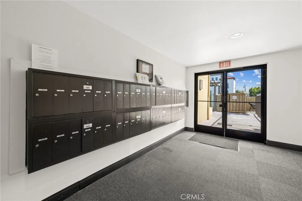 5009 Woodman Avenue 113, Sherman Oaks, California 91423 home-pic-31