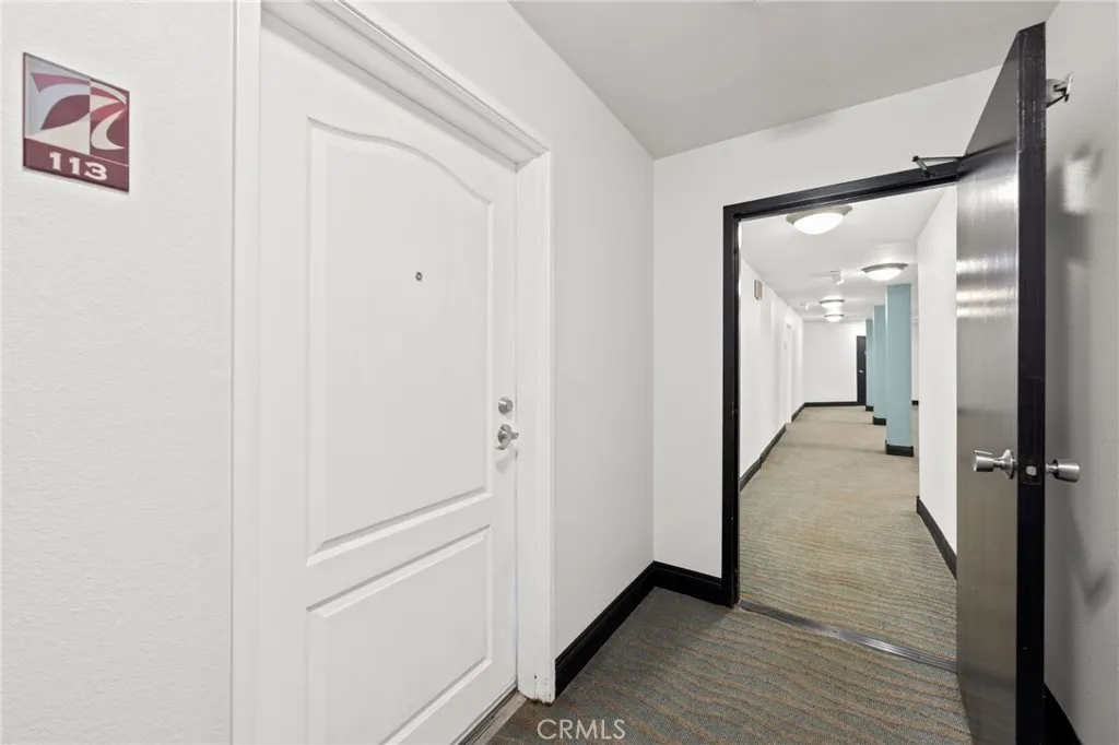 5009 Woodman Avenue 113, Sherman Oaks, California 91423 home-pic-23