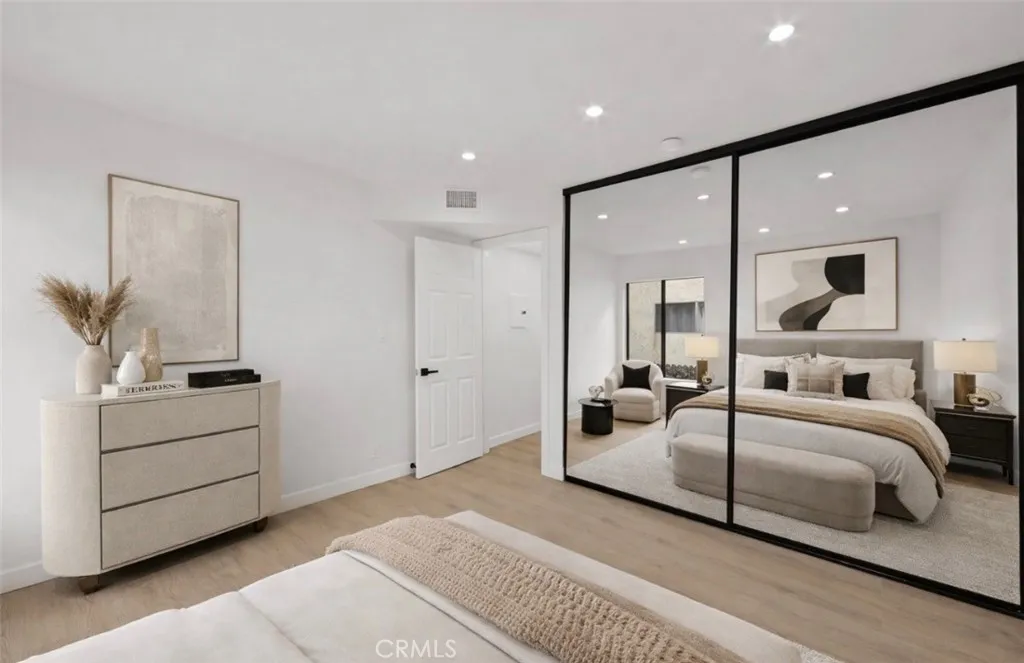 5009 Woodman Avenue 113, Sherman Oaks, California 91423 home-pic-18