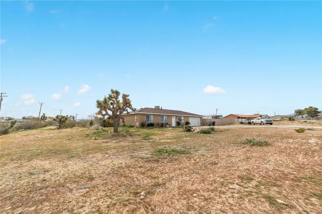 58375 Del Mar St, Yucca Valley, California 92284 home-pic-5