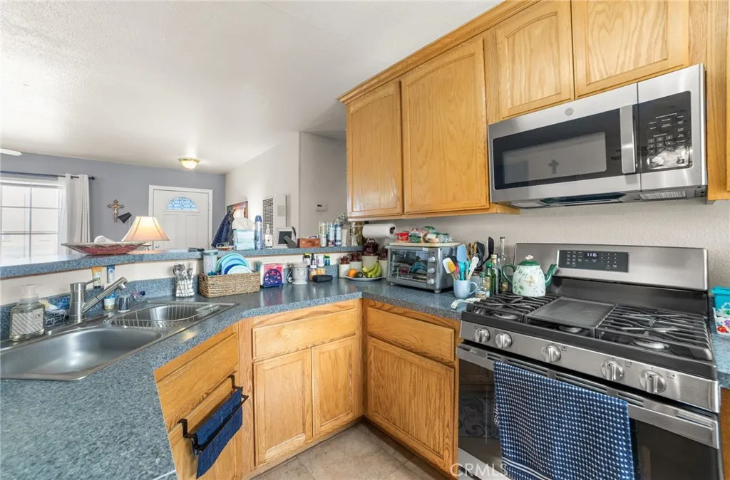 58375 Del Mar St, Yucca Valley, California 92284 home-pic-11