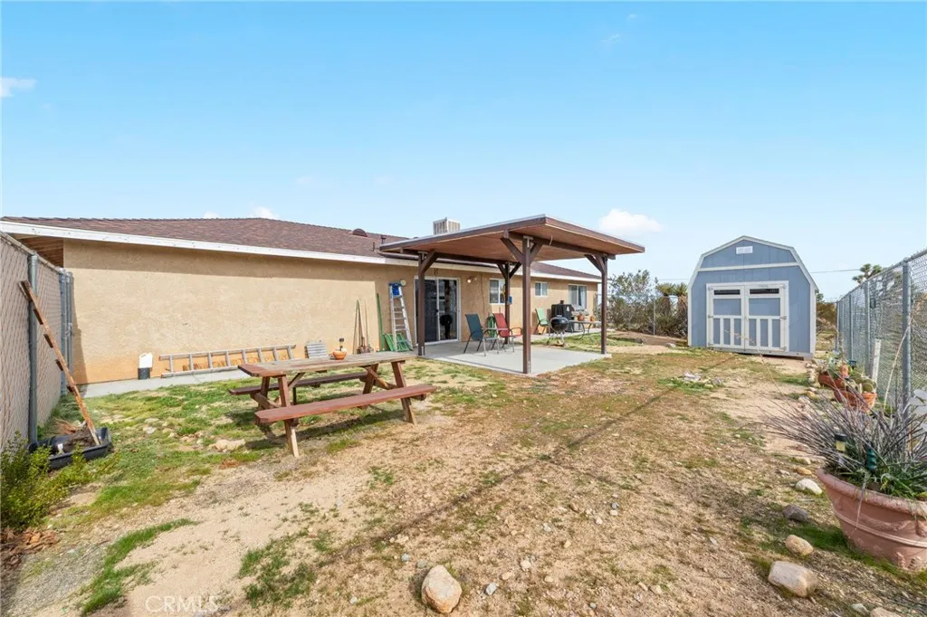 58375 Del Mar St, Yucca Valley, California 92284 home-pic-23