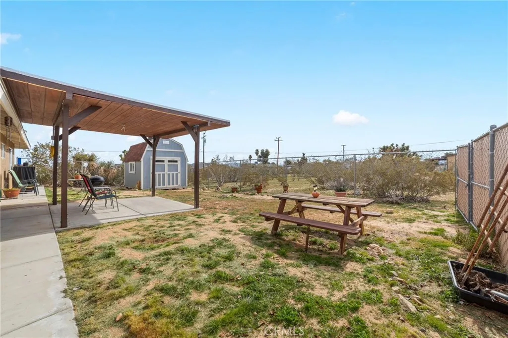 58375 Del Mar St, Yucca Valley, California 92284 home-pic-24