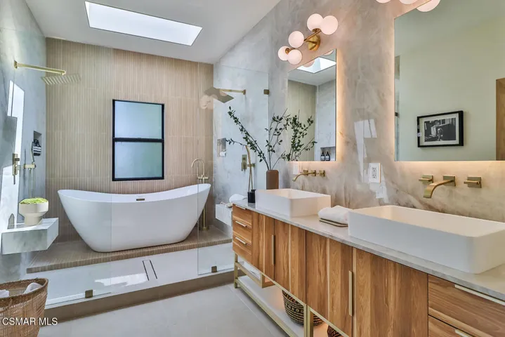 hPrimary Bedroom Ensuite8