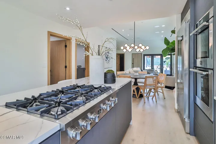 bLiving Dining and Kitchen10