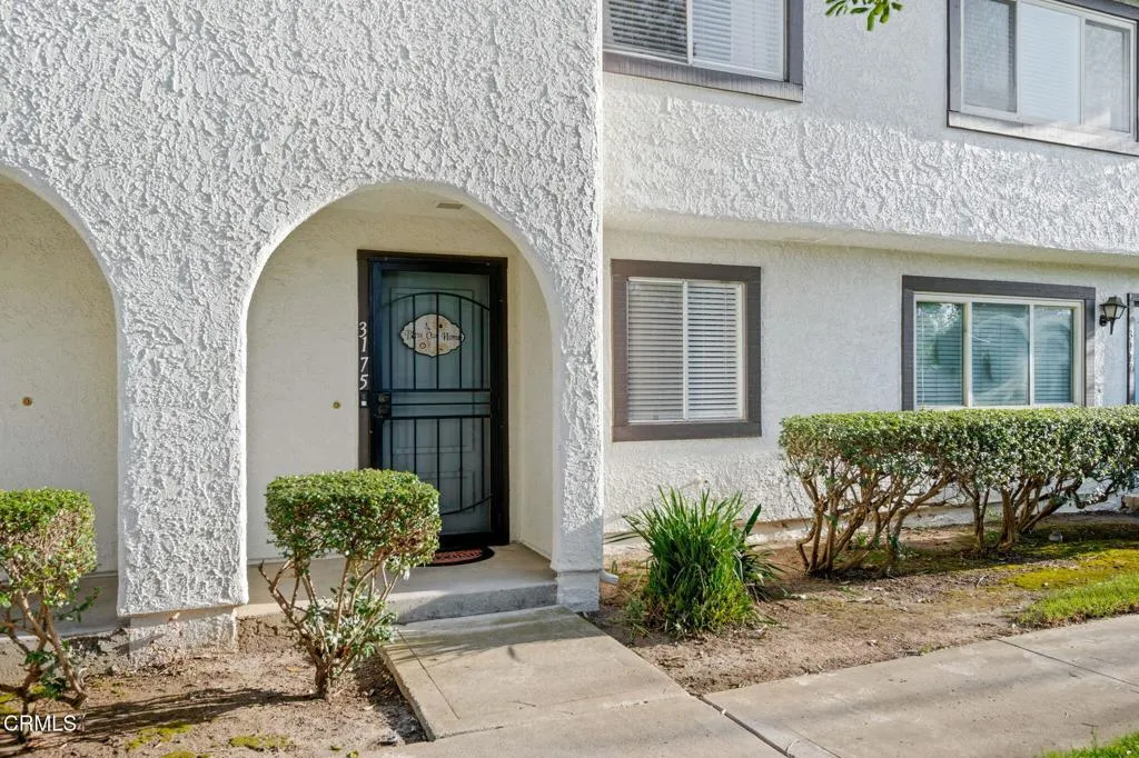 3175 Kelp Lane, Oxnard, California 93035 home-pic-1