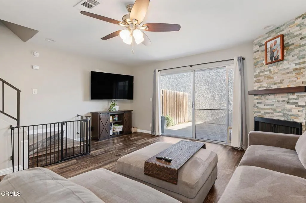 3175 Kelp Lane, Oxnard, California 93035 home-pic-3
