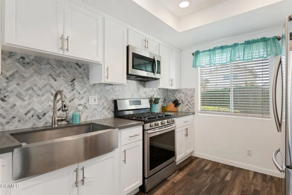 3175 Kelp Lane, Oxnard, California 93035 home-pic-5