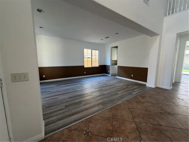 1st Floor Living Room & Entrance