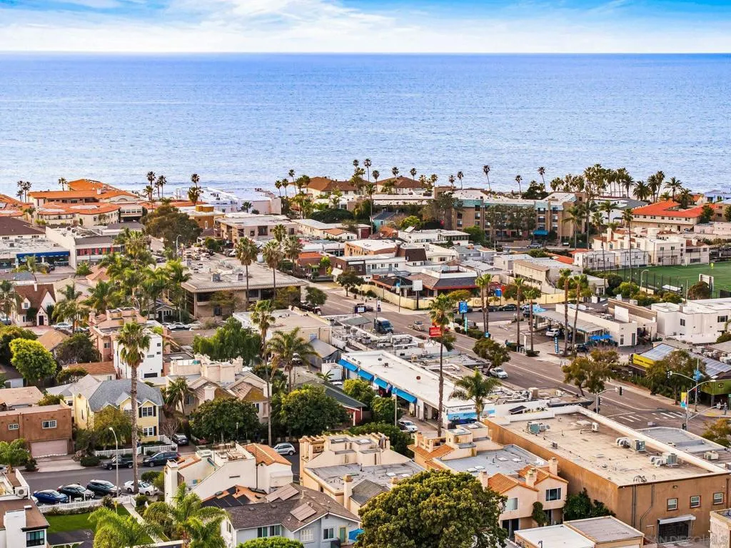 7455 Draper Ave 2, La Jolla, California 92037 home-pic-34