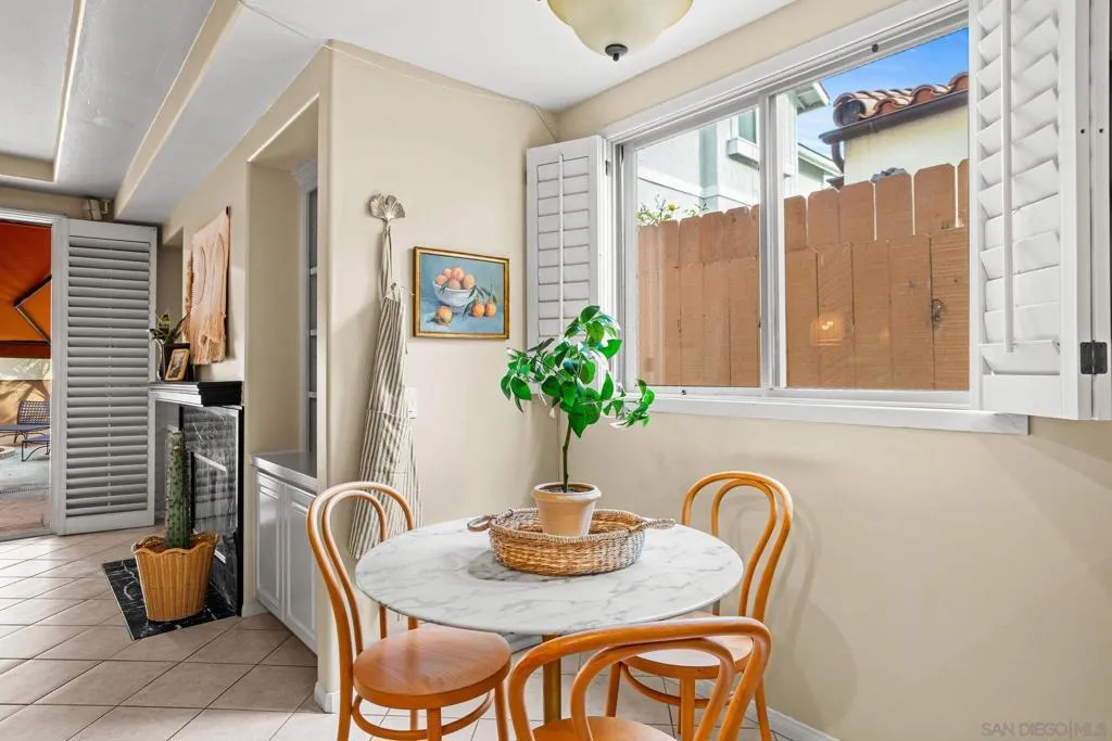 7455 Draper Ave 2, La Jolla, California 92037 home-pic-14