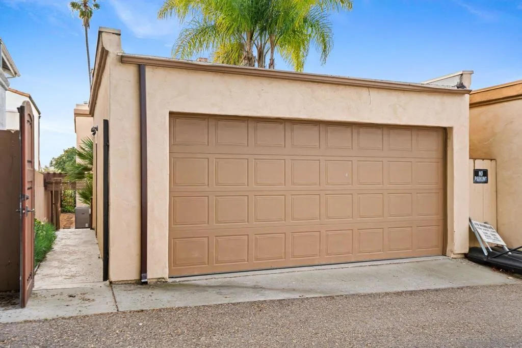 7455 Draper Ave 2, La Jolla, California 92037 home-pic-37