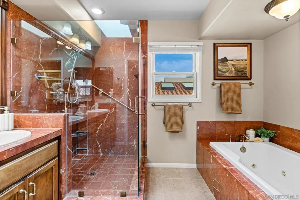 7455 Draper Ave 2, La Jolla, California 92037 home-pic-25