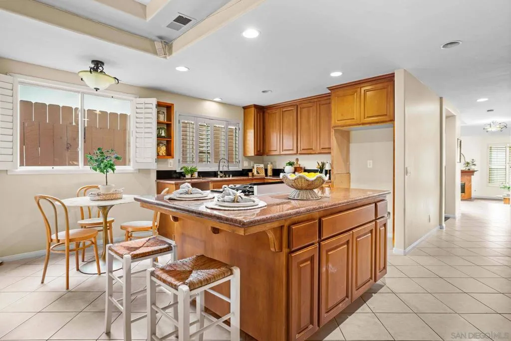 7455 Draper Ave 2, La Jolla, California 92037 home-pic-8