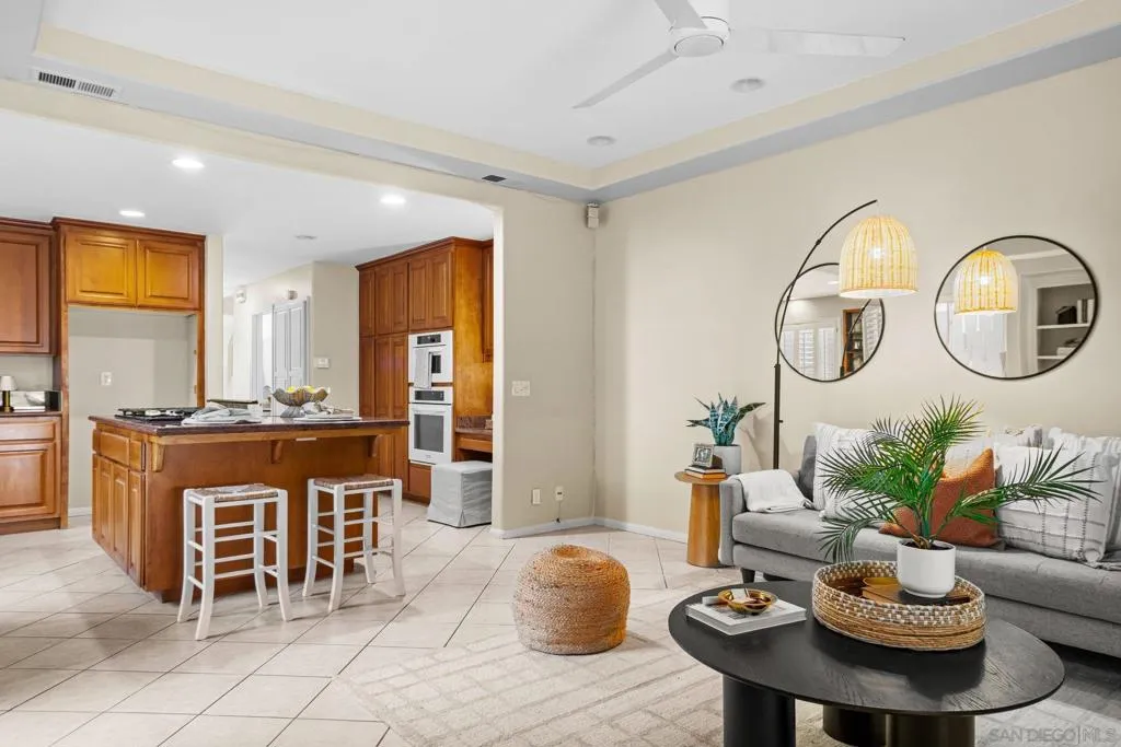 7455 Draper Ave 2, La Jolla, California 92037 home-pic-13