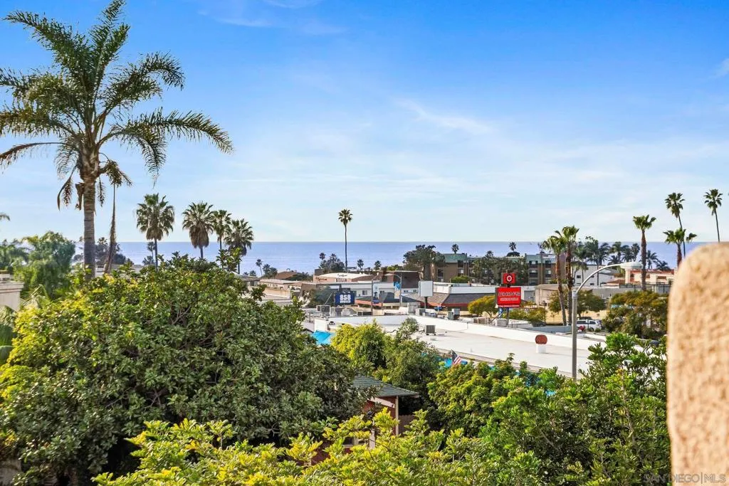 7455 Draper Ave 2, La Jolla, California 92037 home-pic-32