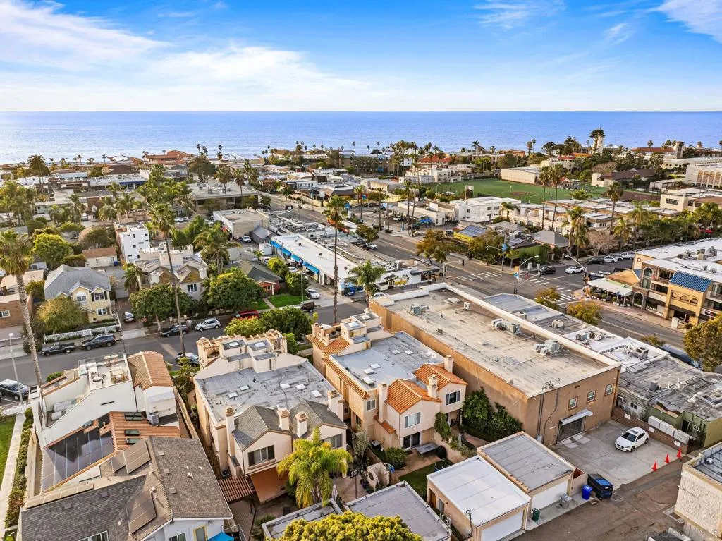 7455 Draper Ave 2, La Jolla, California 92037 home-pic-35