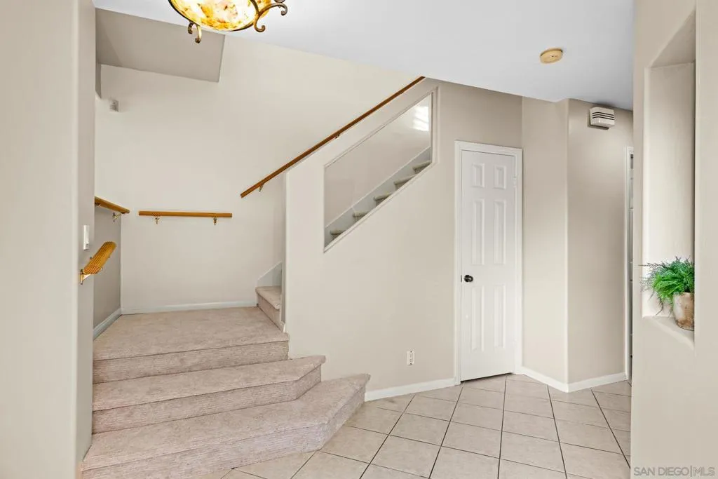 7455 Draper Ave 2, La Jolla, California 92037 home-pic-19