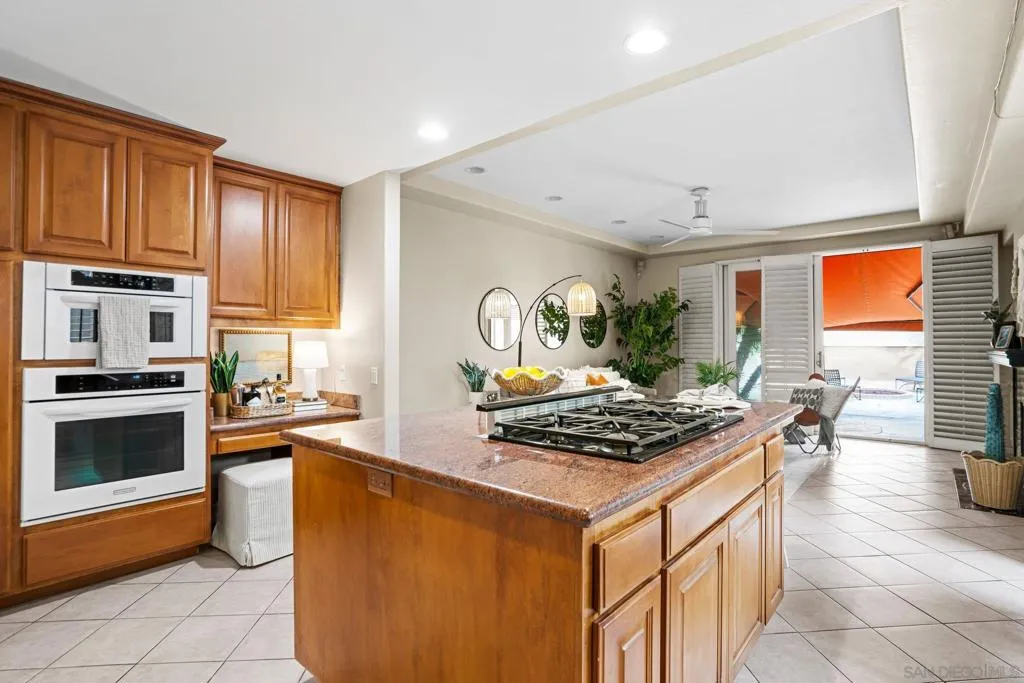7455 Draper Ave 2, La Jolla, California 92037 home-pic-10