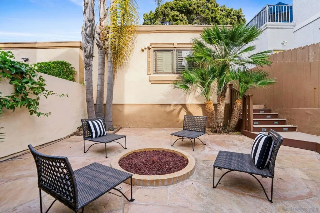 7455 Draper Ave 2, La Jolla, California 92037 home-pic-16