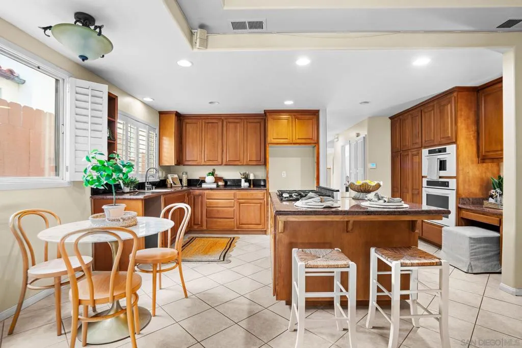 7455 Draper Ave 2, La Jolla, California 92037 home-pic-12