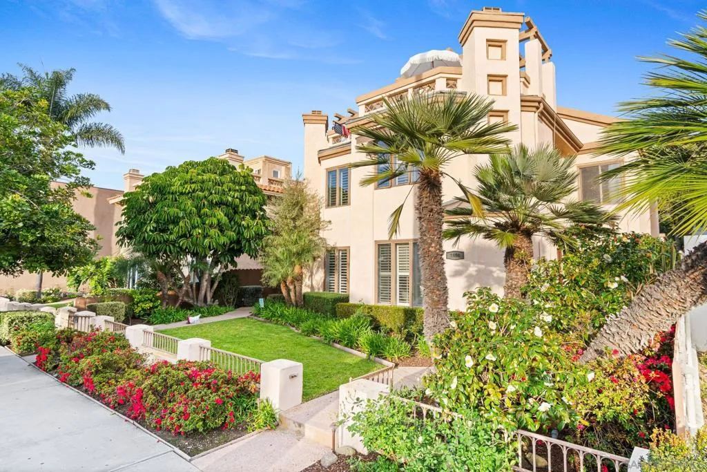 7455 Draper Ave 2, La Jolla, California 92037 home-pic-1