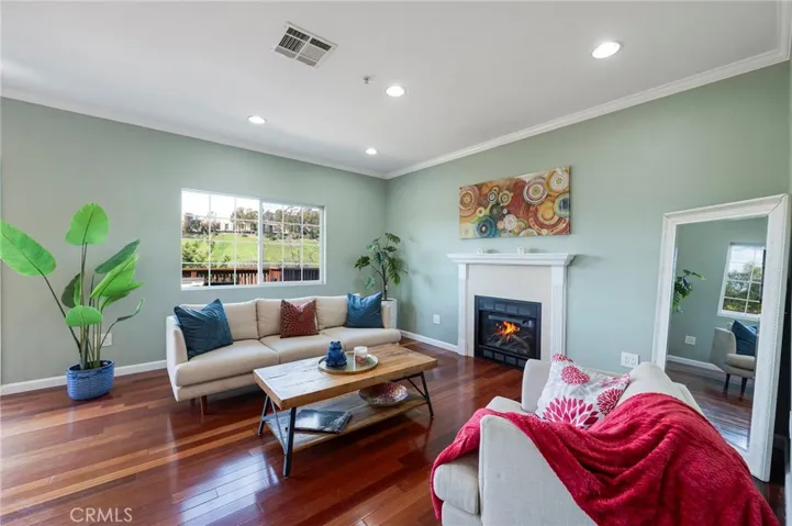 BACK HOUSE LIVINGROOM