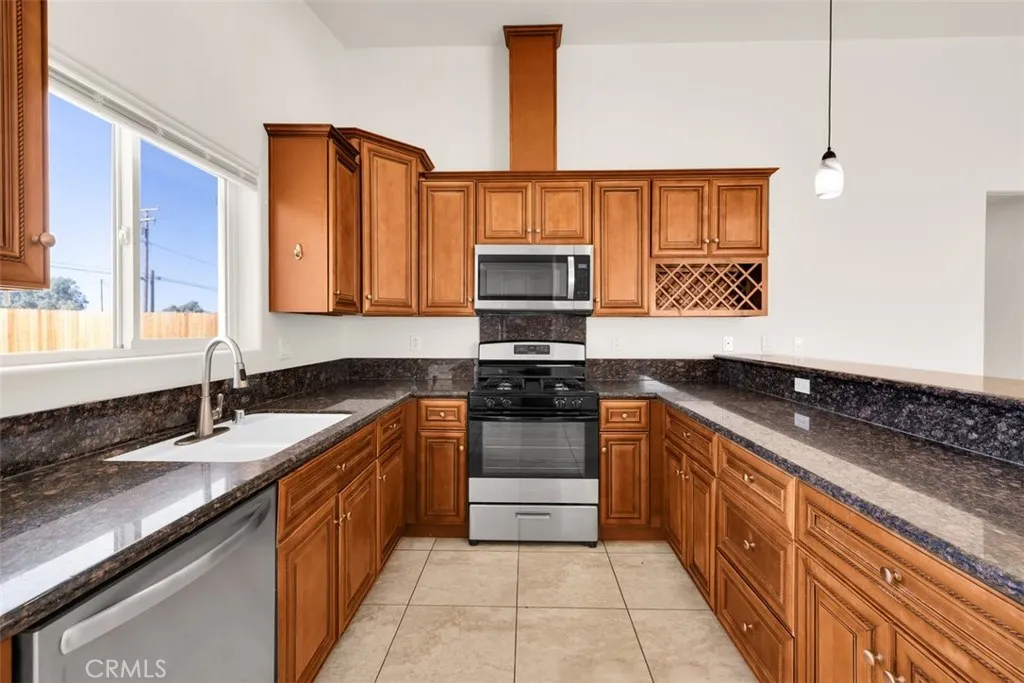 6748 El Sol, 29 Palms, California 92277 home-pic-11