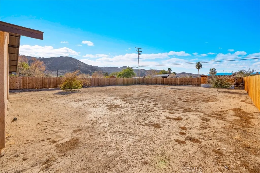 6748 El Sol, 29 Palms, California 92277 home-pic-37