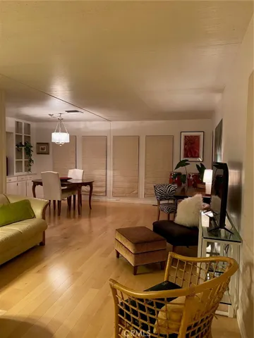 Custom Quality Roman Shades add style