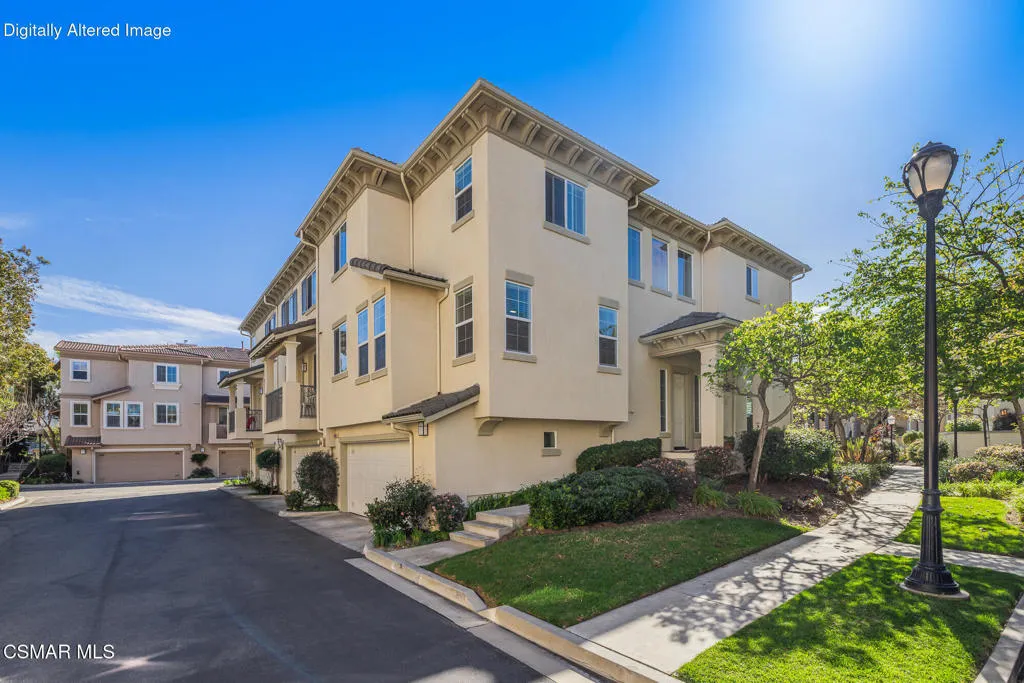 1240 Bayside Lane, Oxnard, California 93035 home-pic-1