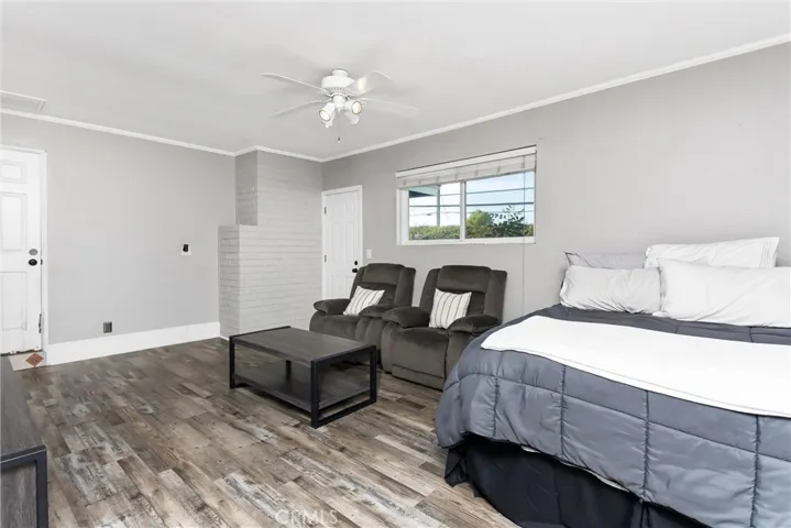 Guest suite/Studio living area private access