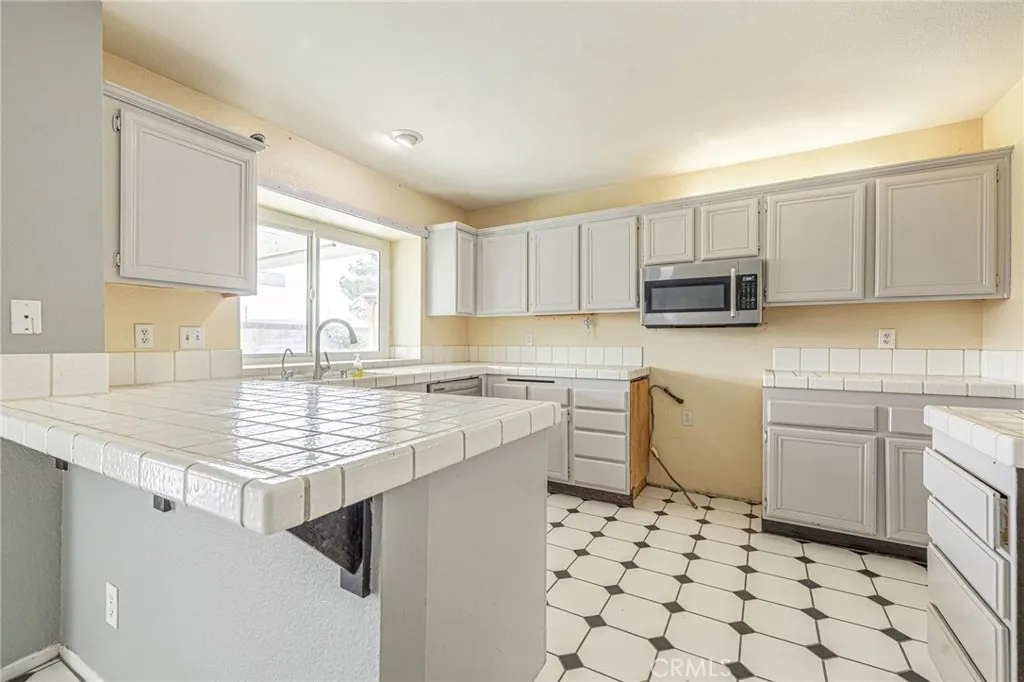38601 Dedham Court, Palmdale, California 93552 home-pic-9